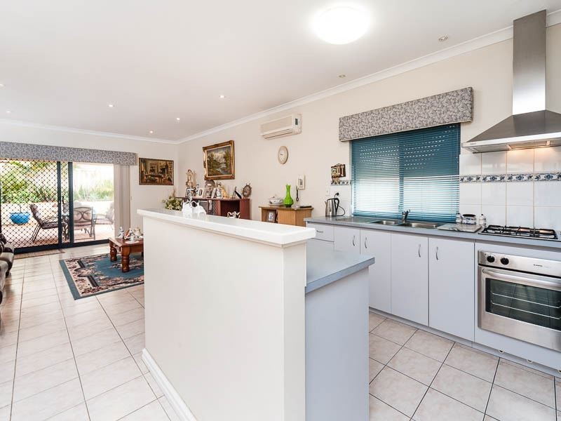 4/231 Hamilton Road, Coogee WA 6166