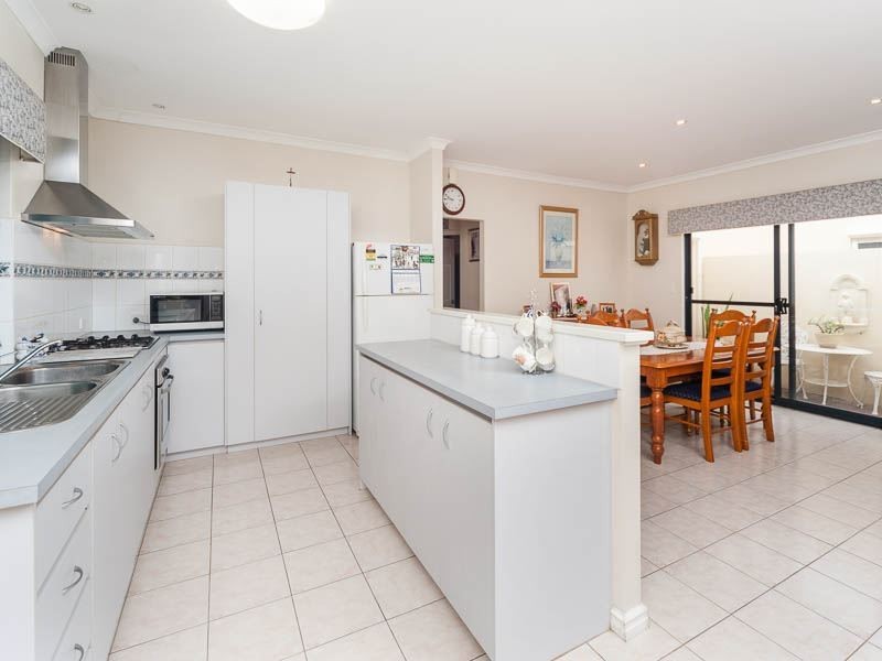 4/231 Hamilton Road, Coogee WA 6166