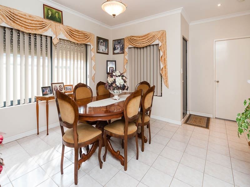 4/231 Hamilton Road, Coogee WA 6166
