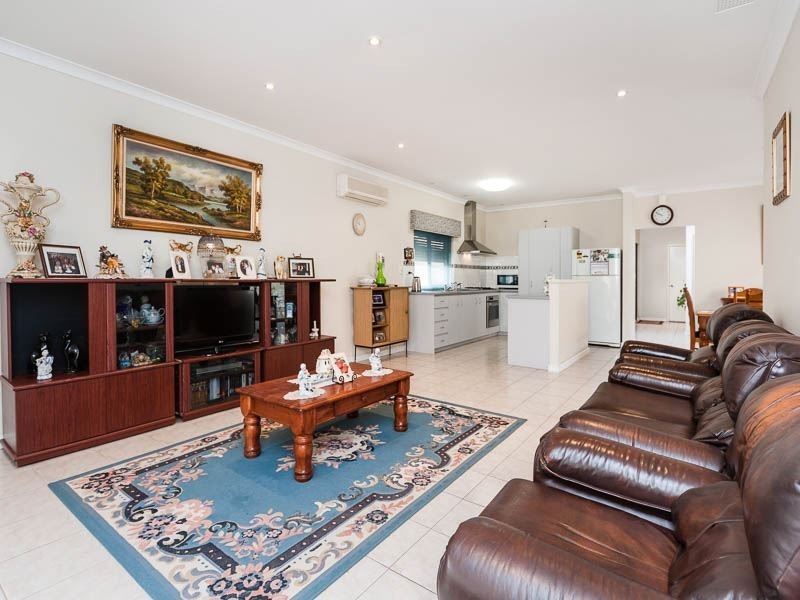 4/231 Hamilton Road, Coogee WA 6166