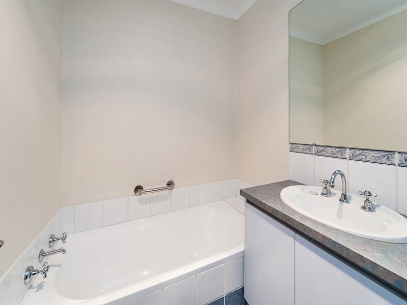 4/231 Hamilton Road, Coogee WA 6166