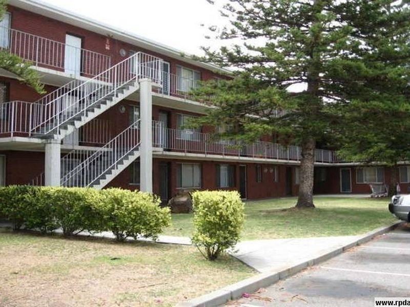 4/75 Phoenix Road, Spearwood WA 6163