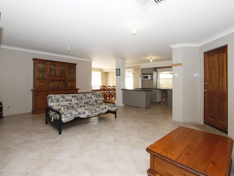 13 Fabales Close, Beeliar WA 6164