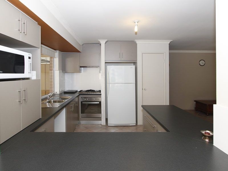 13 Fabales Close, Beeliar WA 6164