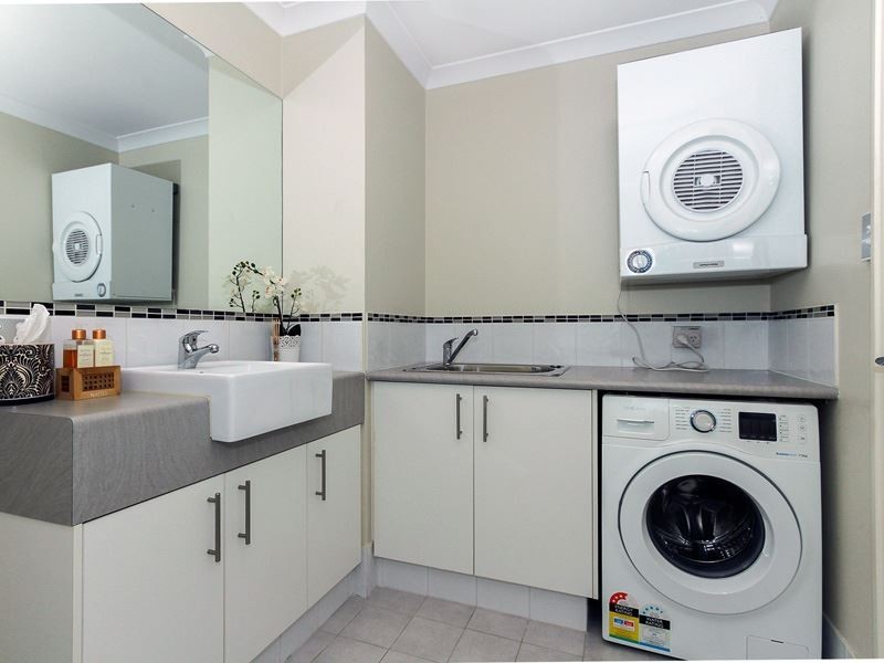 25/30 Malata Crescent, Success WA 6164