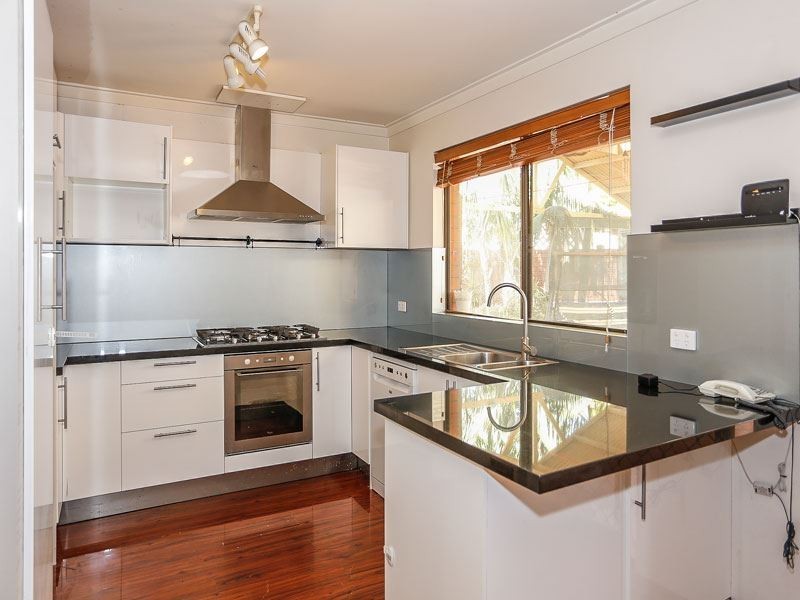 4 Whitton Street, Hamilton Hill WA 6163