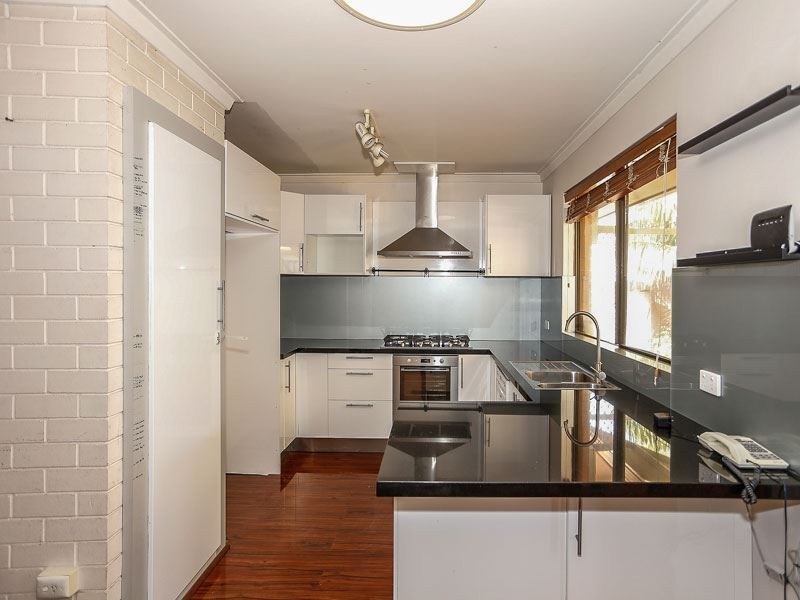 4 Whitton Street, Hamilton Hill WA 6163