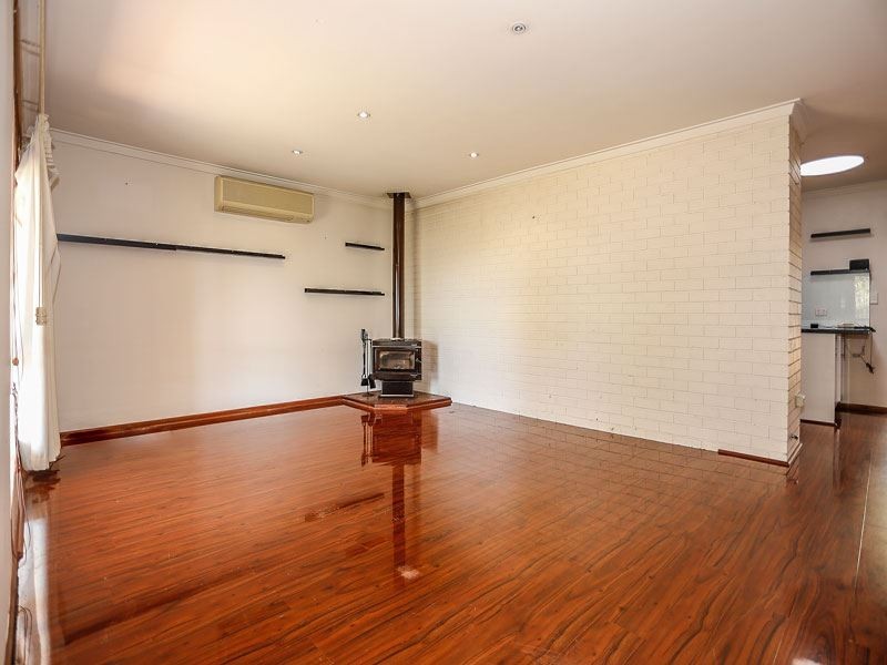 4 Whitton Street, Hamilton Hill WA 6163