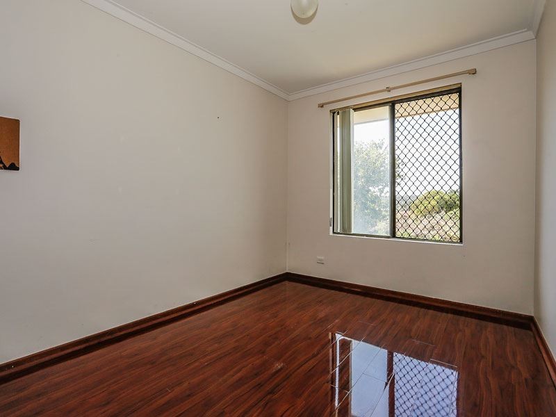 4 Whitton Street, Hamilton Hill WA 6163