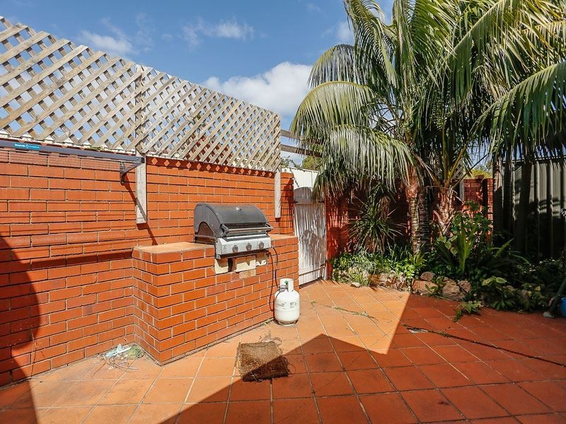 4 Whitton Street, Hamilton Hill WA 6163