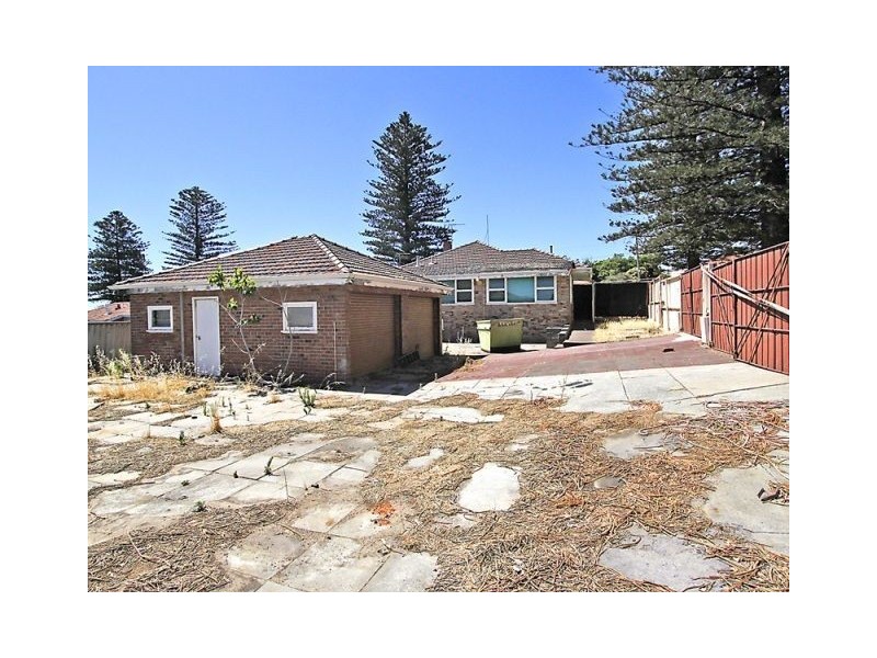 253 South Street, Beaconsfield WA 6162