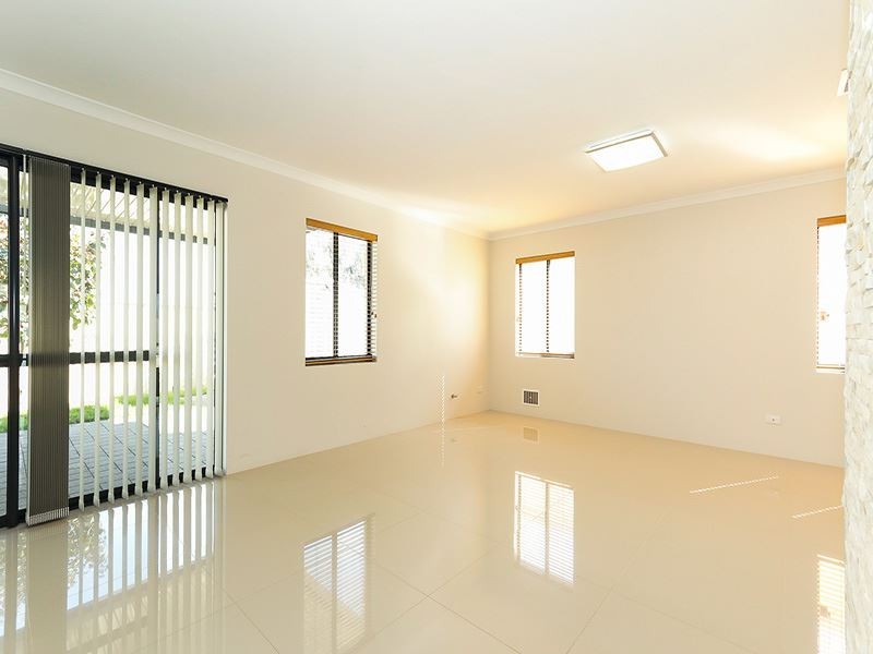 8 Annean Way, Hamilton Hill WA 6163