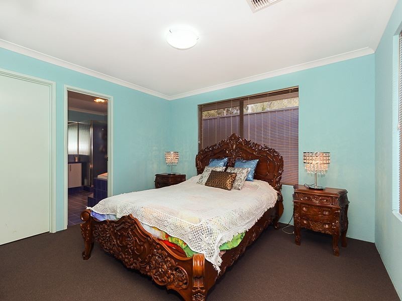 24A Winterfold Road, Hilton WA 6163