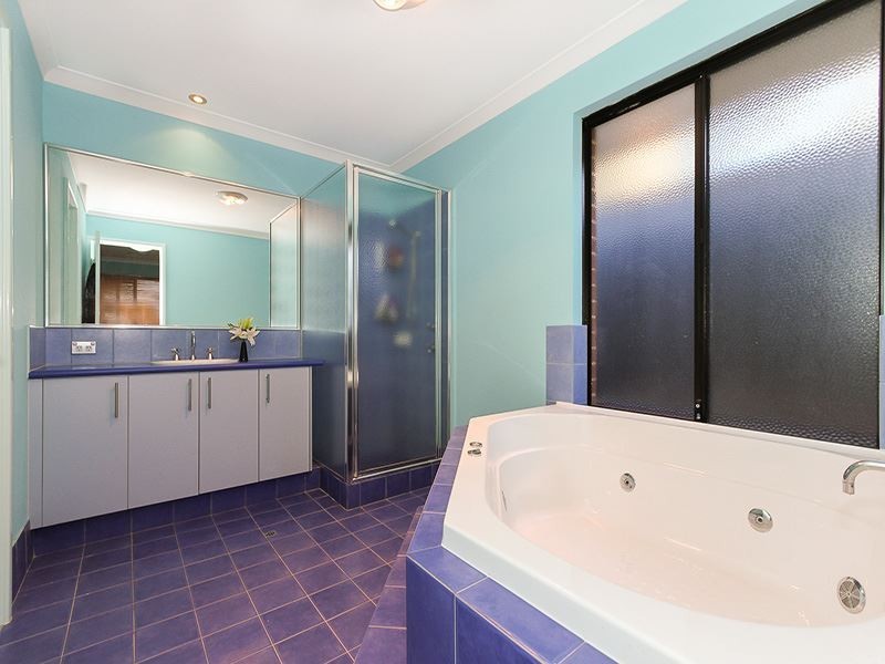 24A Winterfold Road, Hilton WA 6163