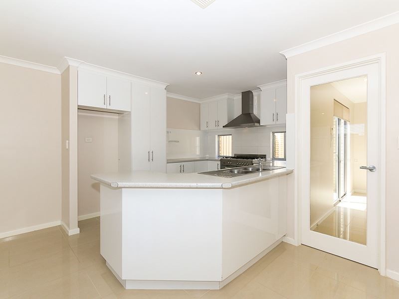 8B Spruce Terrace, Aubin Grove WA 6164