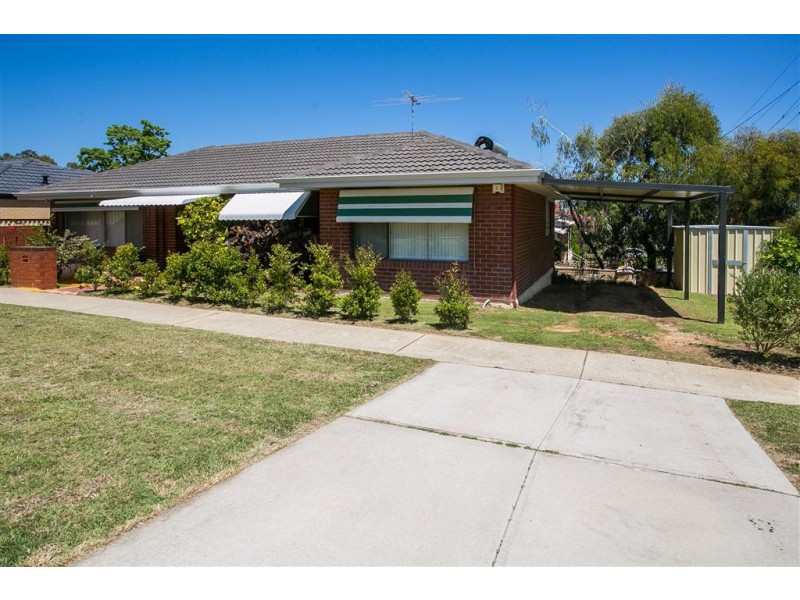 17 Clarke Street, Hilton WA 6163