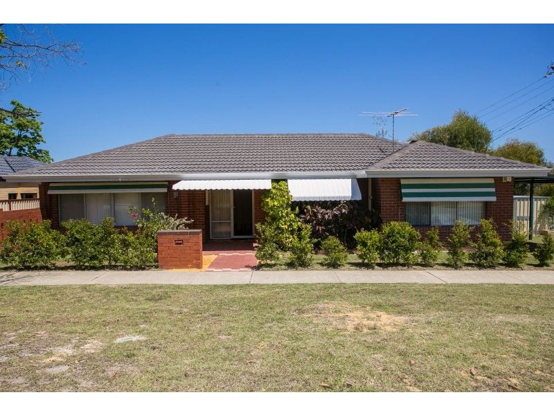 17 Clarke Street, Hilton WA 6163