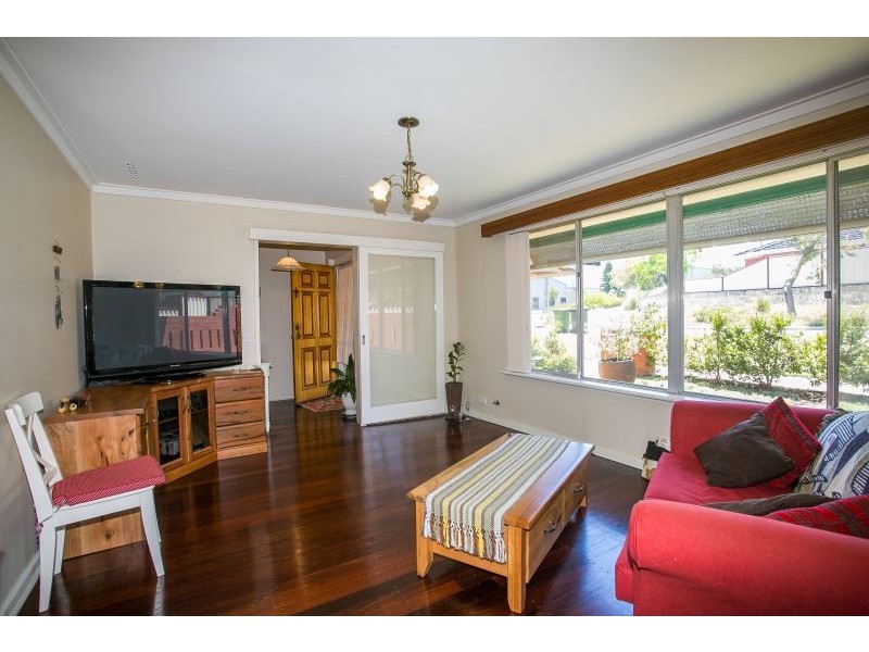 17 Clarke Street, Hilton WA 6163