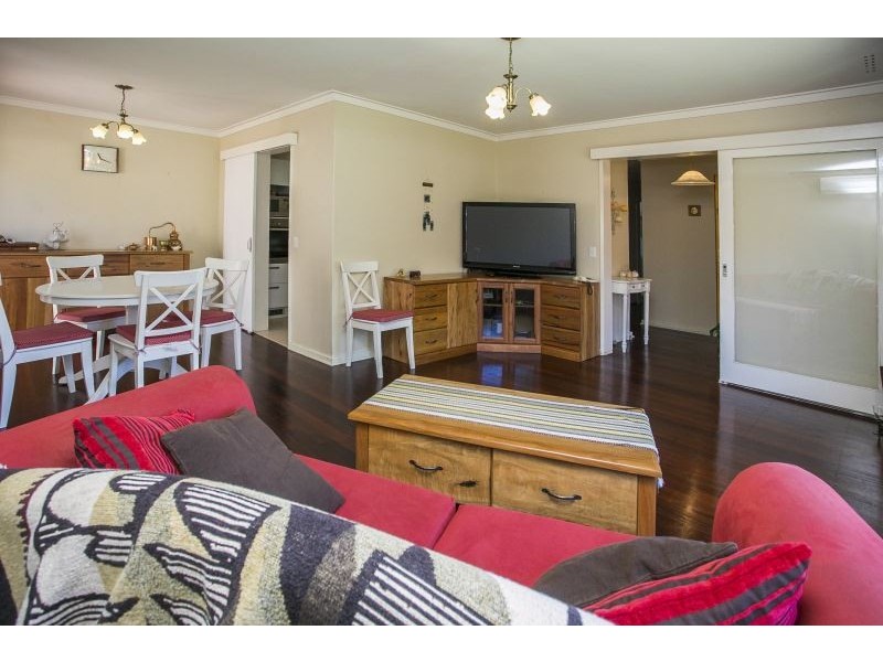 17 Clarke Street, Hilton WA 6163