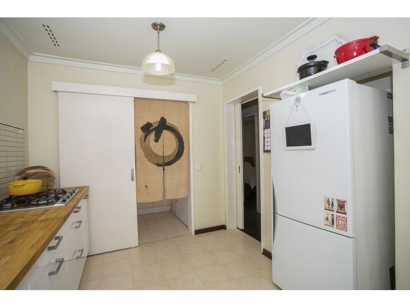 17 Clarke Street, Hilton WA 6163