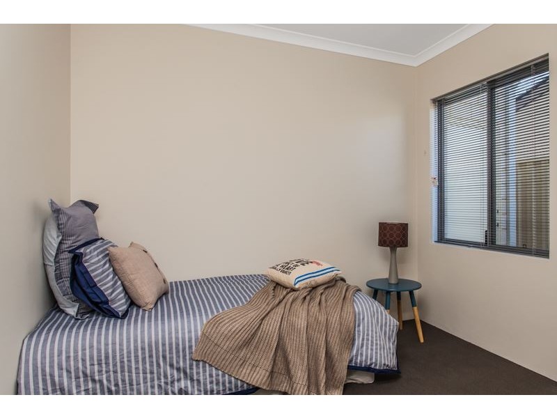 4/11 Skeahan Street, Spearwood WA 6163