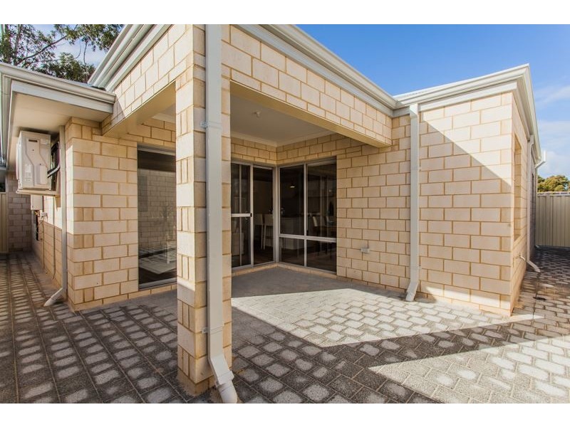4/11 Skeahan Street, Spearwood WA 6163