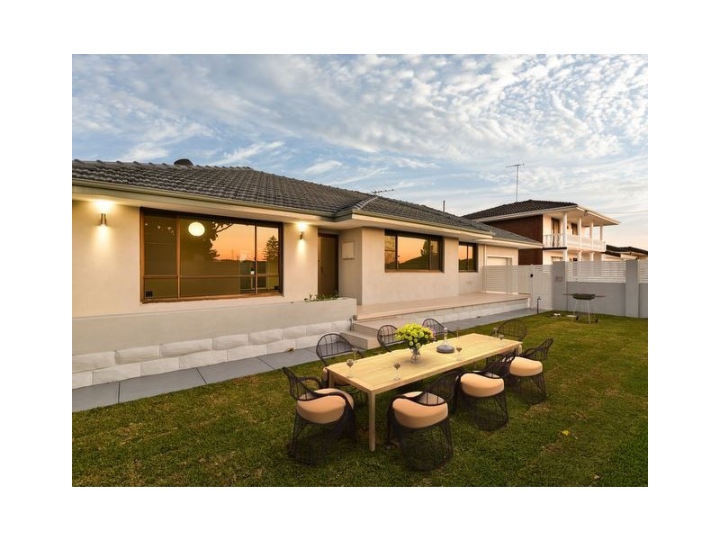 20 Hamilton Road, Hamilton Hill WA 6163