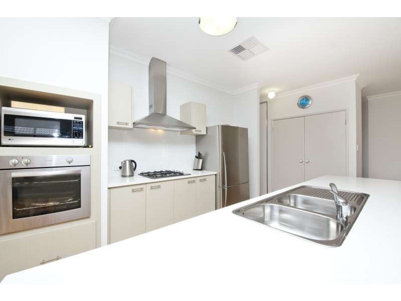 54 Walkingdale Parade, Southern River WA 6110