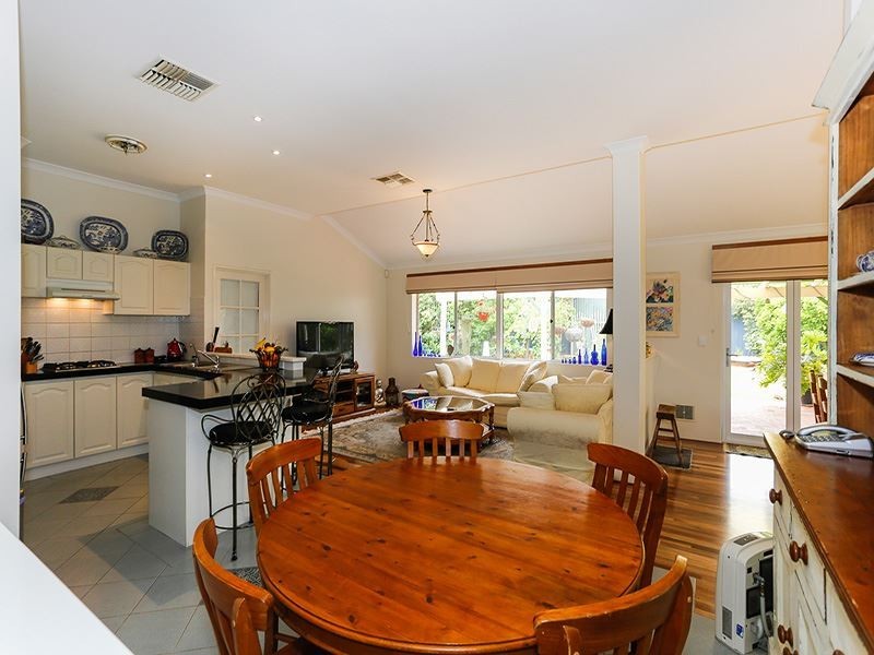 5 Calero Court, Atwell WA 6164