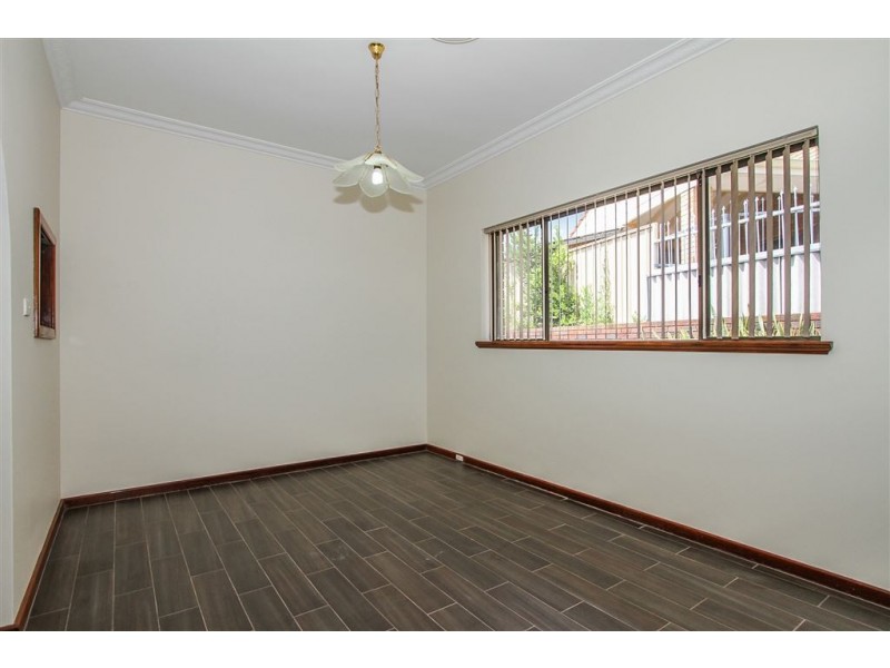 20 Barrett Street, Spearwood WA 6163