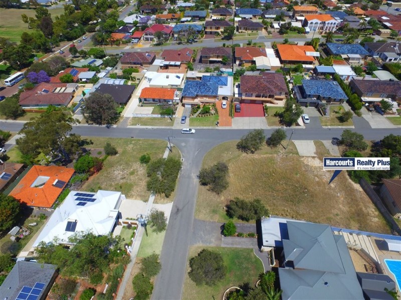 28 Pass Crescent, Beaconsfield WA 6162