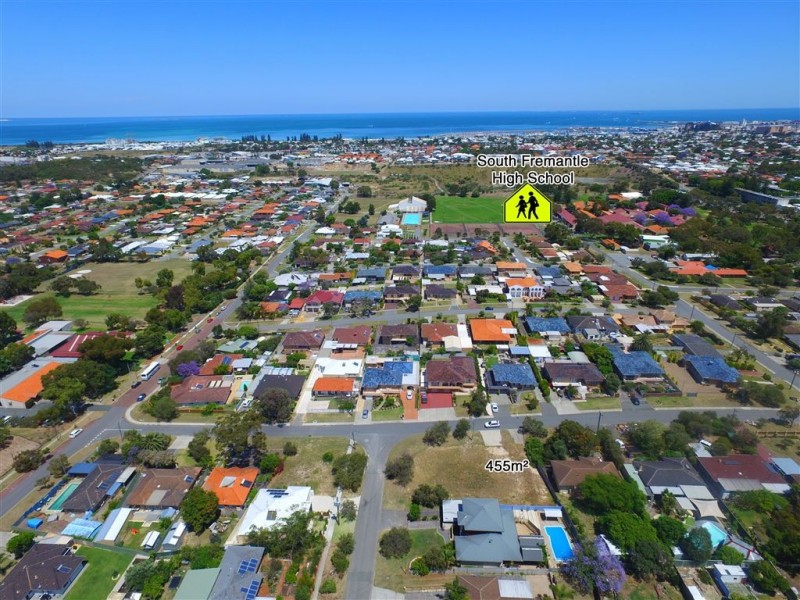 28 Pass Crescent, Beaconsfield WA 6162