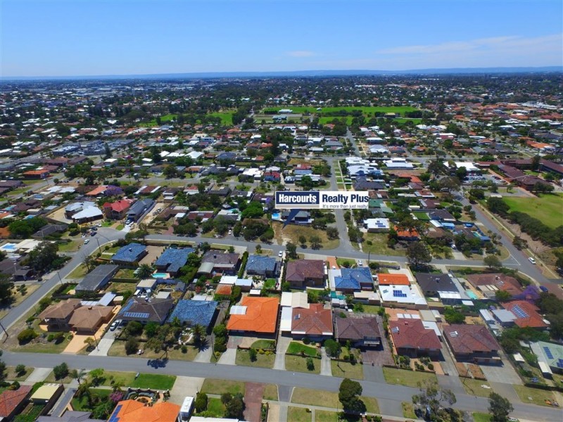 28 Pass Crescent, Beaconsfield WA 6162