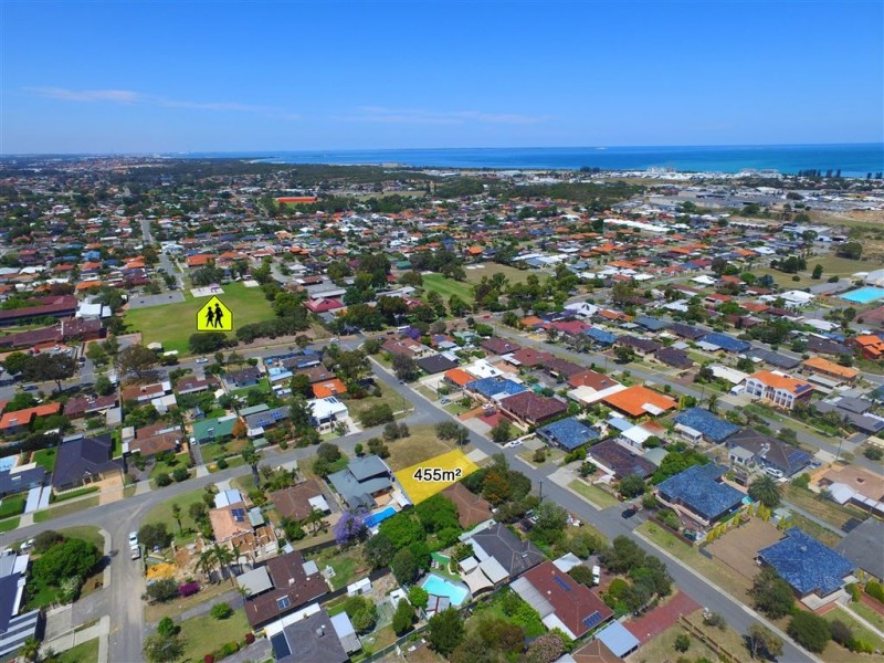 28 Pass Crescent, Beaconsfield WA 6162