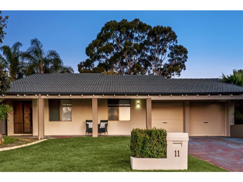 11 Watts Place, Leeming WA 6149