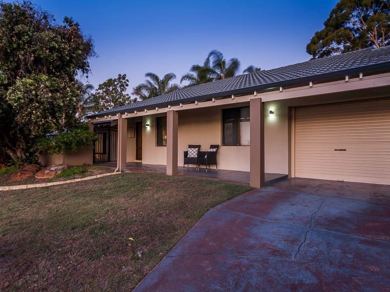 11 Watts Place, Leeming WA 6149