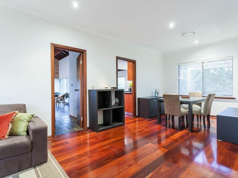 11 Watts Place, Leeming WA 6149