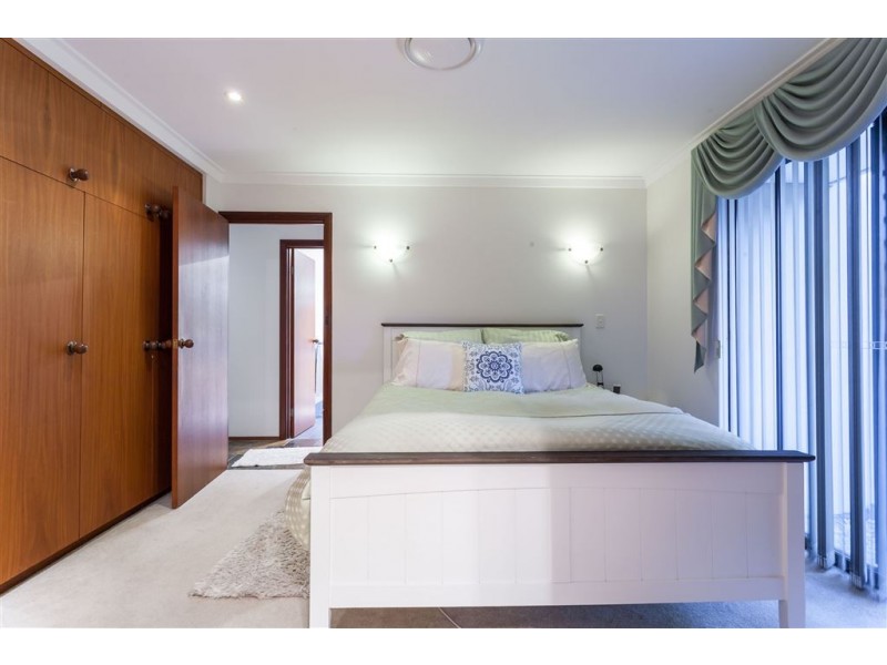 11 Watts Place, Leeming WA 6149