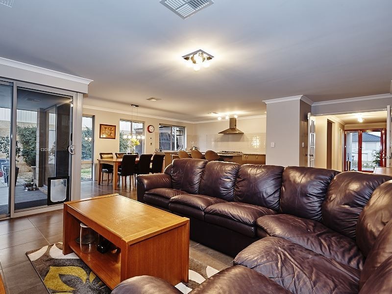 4 Ingrilli Court, Munster WA 6166