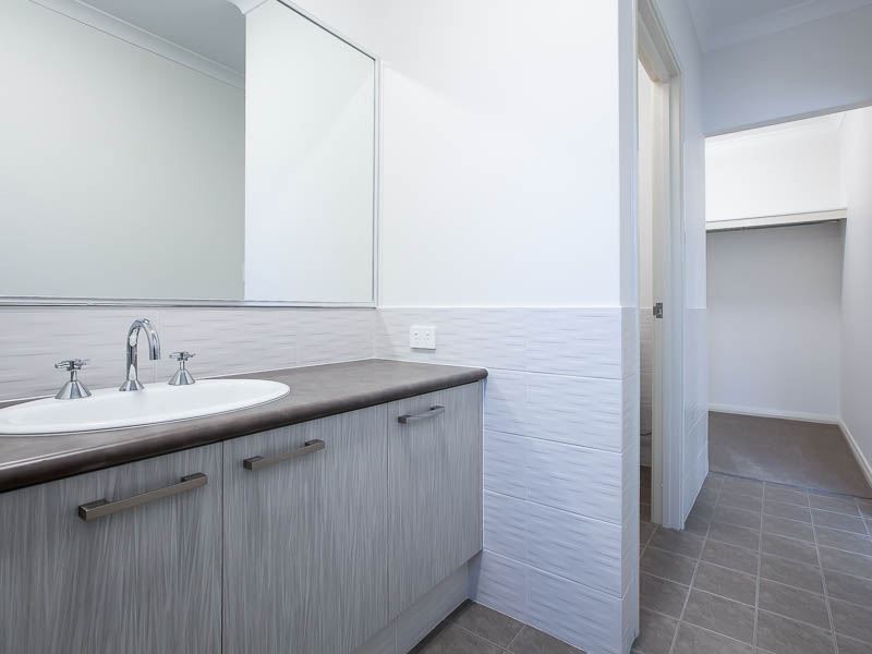 2/39 Phoenix Road, Spearwood WA 6163