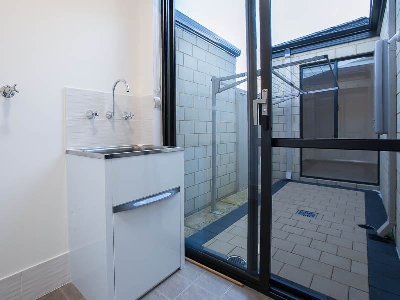 2/39 Phoenix Road, Spearwood WA 6163