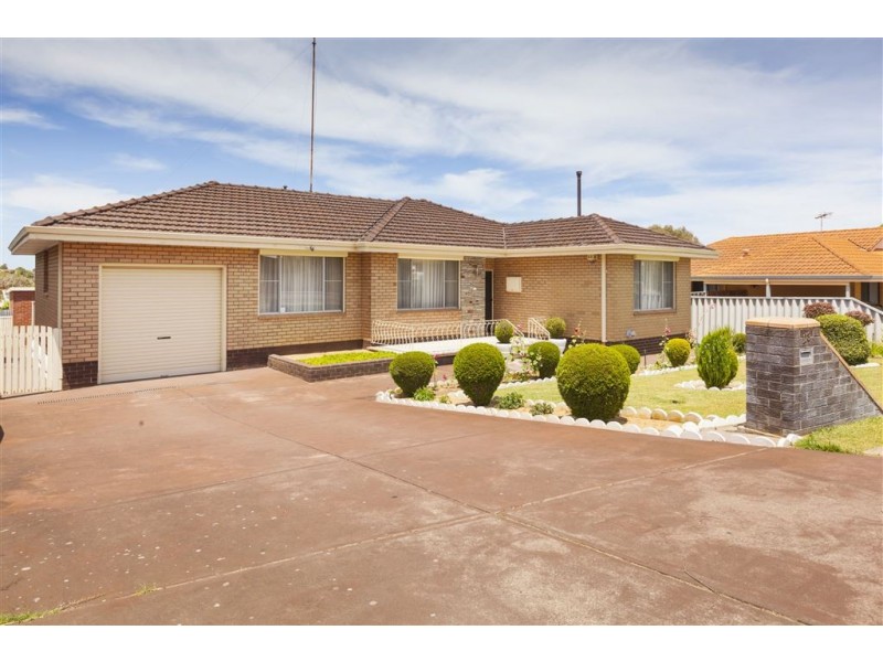 113 Forrest Road, Hamilton Hill WA 6163