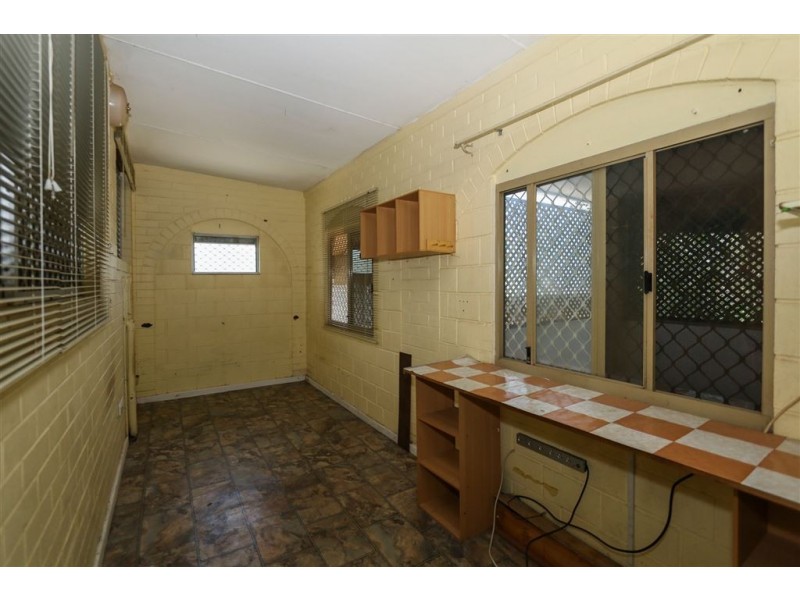 13 Hood Street, Hamilton Hill WA 6163