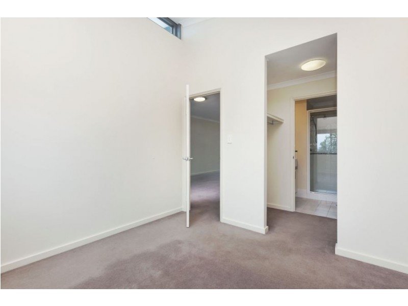 16/35 Malata Crescent, Success WA 6164