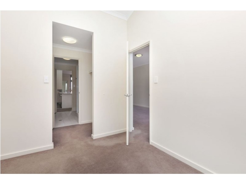 16/35 Malata Crescent, Success WA 6164