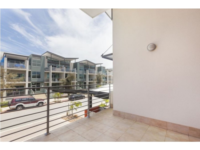 16/35 Malata Crescent, Success WA 6164