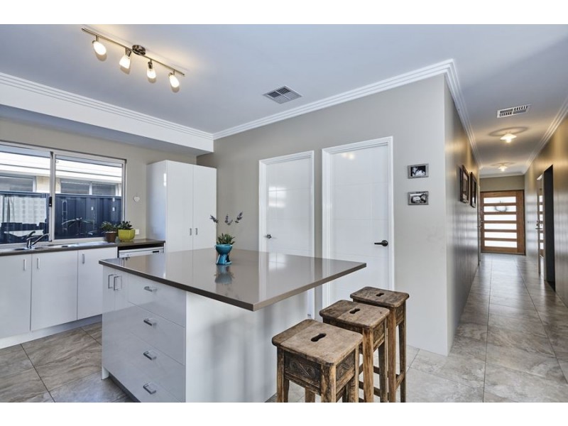 30 Gicha Close, Munster WA 6166