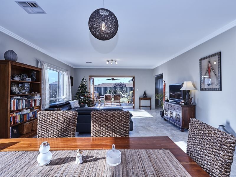 30 Gicha Close, Munster WA 6166