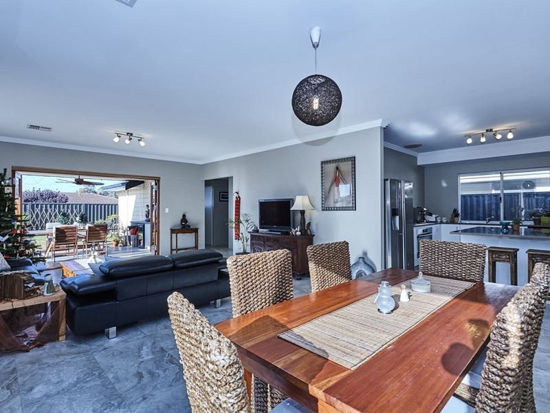 30 Gicha Close, Munster WA 6166