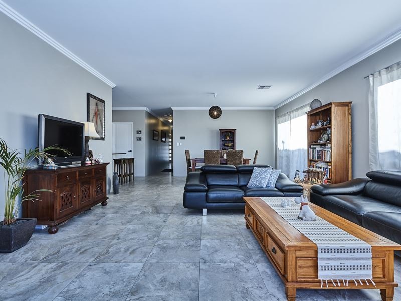 30 Gicha Close, Munster WA 6166